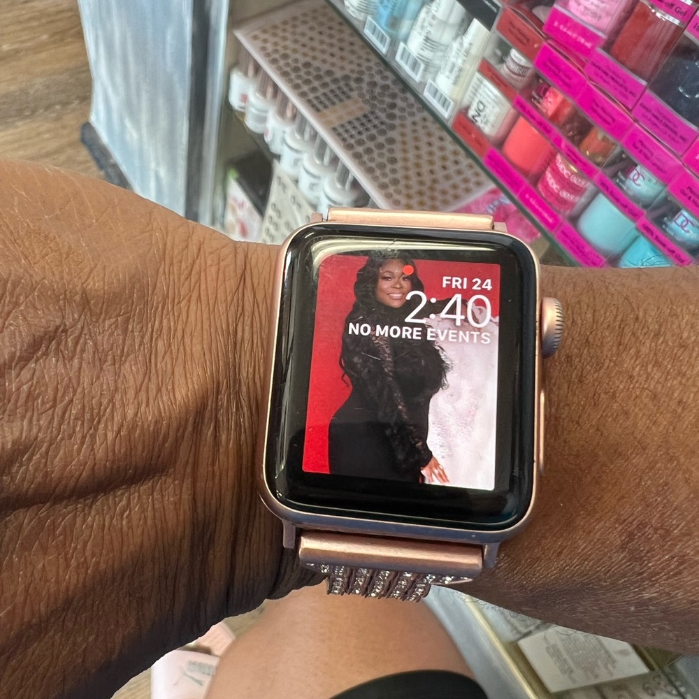 Apple Watch series 3 in good condition upgraded to a new Apple Watch.